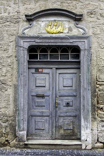 Door 09
