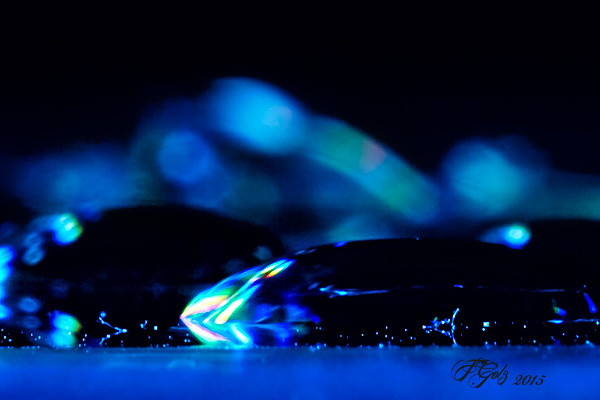 Painting water droplets on a reflective surface 03