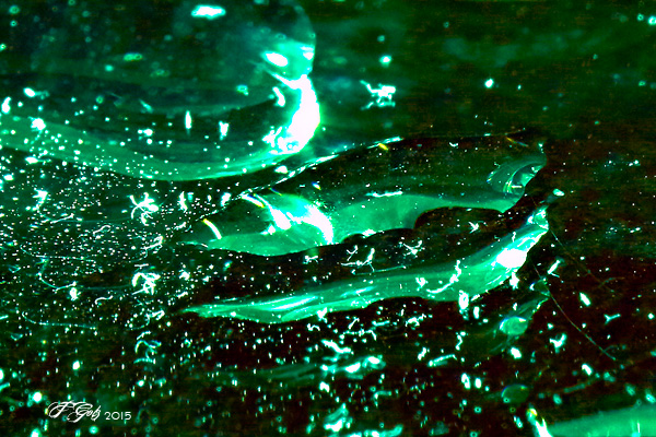 Painting water droplets on a reflective surface 08